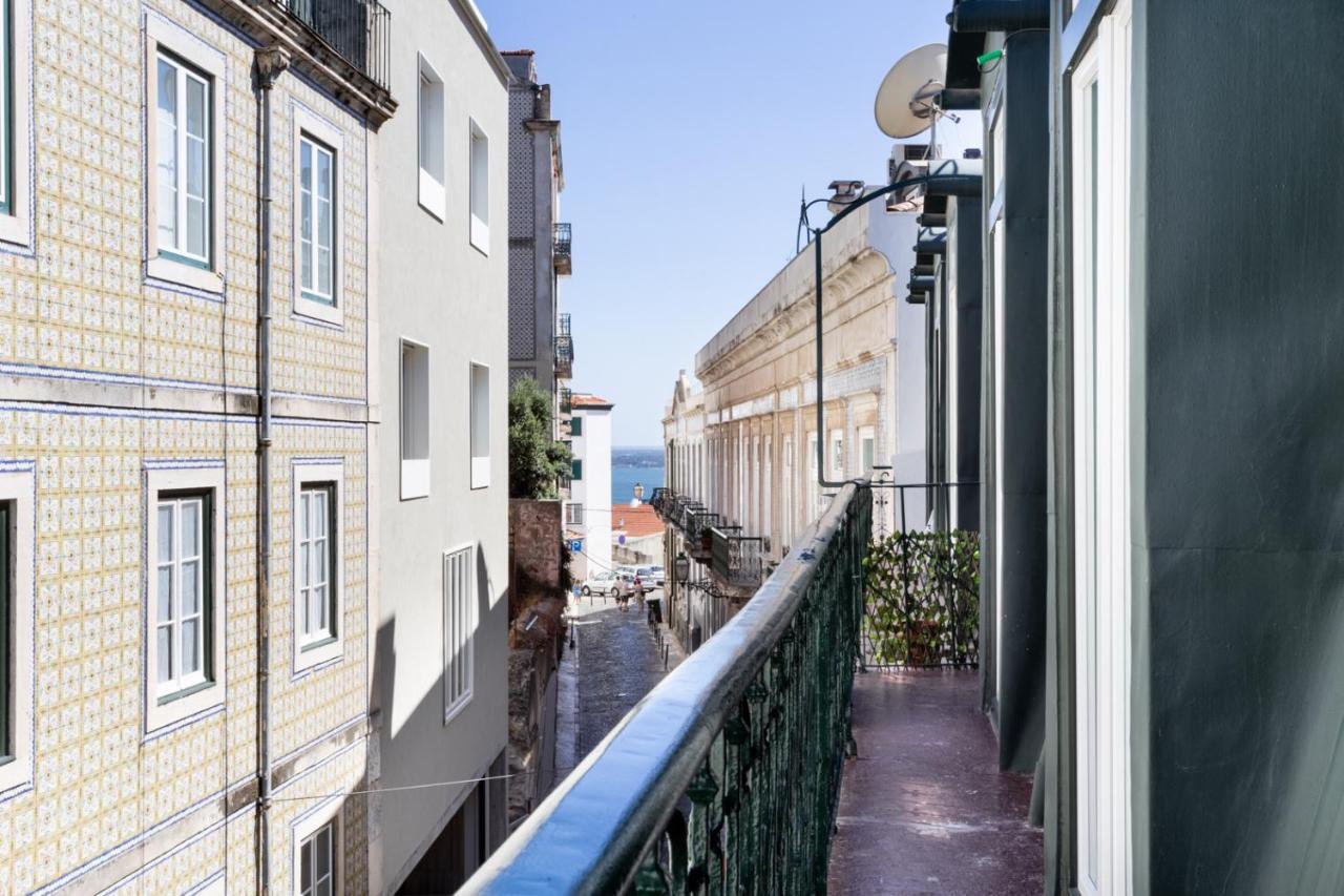 Joivy Marvelous 3-Bed Home With Astonishing View And Terrace, Nearby St George Castle Lisboa Exterior foto